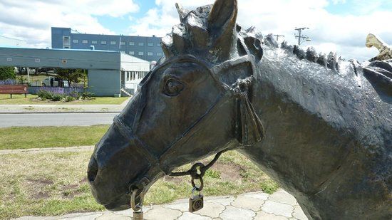 Sculpture Monumento al Ovejero