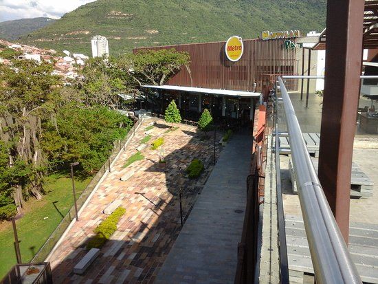 Centro Comercial El Puente