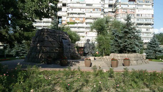 Monument to Zhambyl Zhabayev