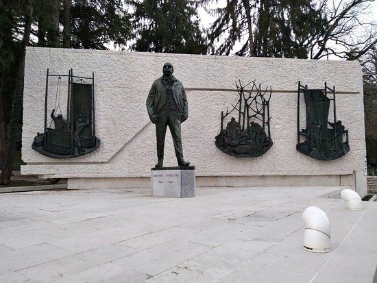 Monumento a Gaetano Marzotto sr