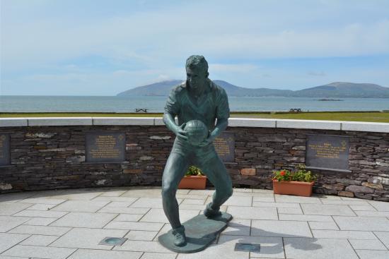 Mick O'Dwyer Statue