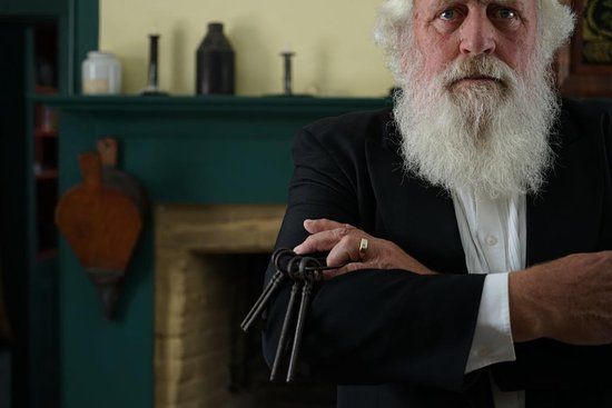 Escape Macaulay House