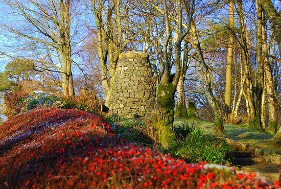 Wallace and Burns Cairn