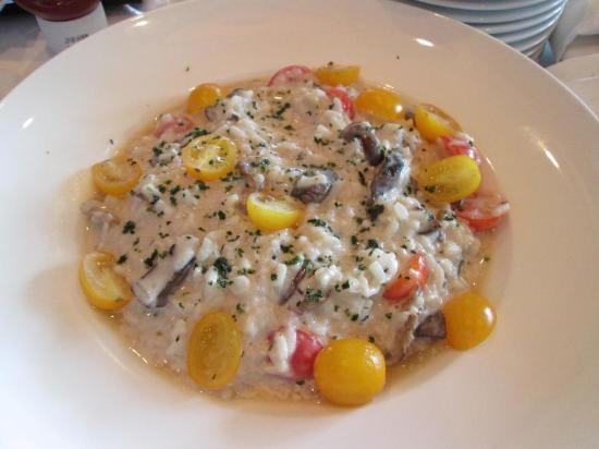 Stonewalls Tavern at Lansdowne Resort