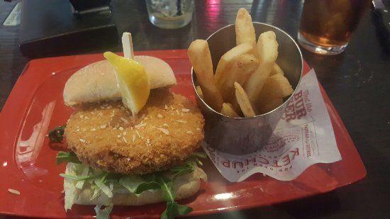 Red Robin America's Gourmet Burgers and Spirits