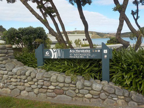 Ara Harakeke Walk