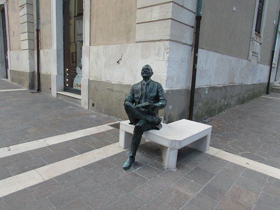 Statua di Carlo Cappella