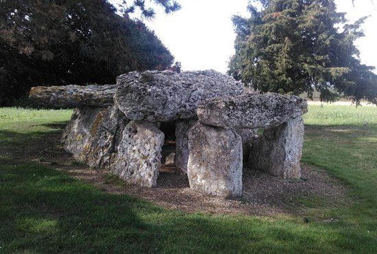 Dolmen dit de la Pierre Levee