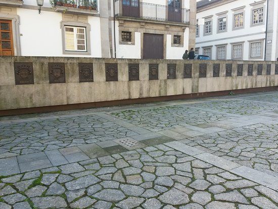 Monumento aos Arcebispos de Braga