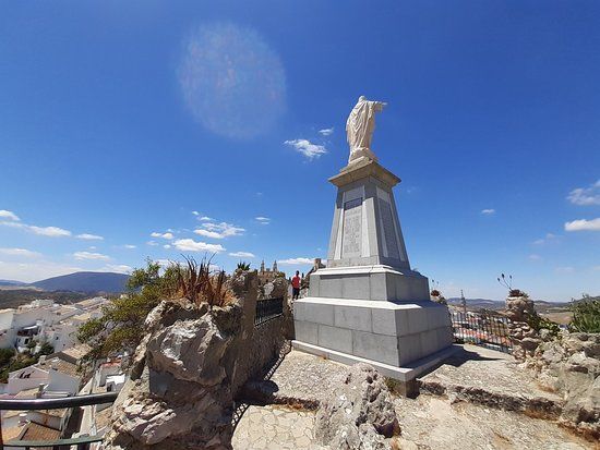 Monumento Al Sagrado Corazon