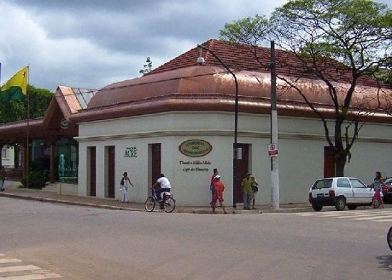 Memorial Autonomistas and Theater Helio Melo