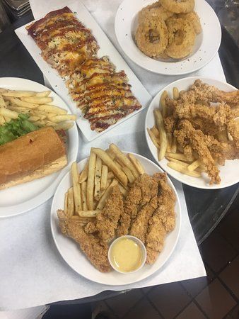 Round House Bar & Grill