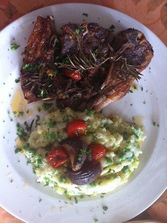 Loui's Restaurant & Pub