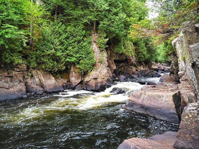 Parc Regional des Chutes Monte-a-Peine et des Dalles