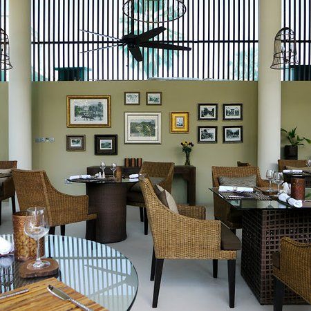 Dhevatara Dining The Coco Room