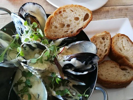 Dutton's Cove Restaurant