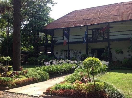 La Caverna & Cafe Mandala