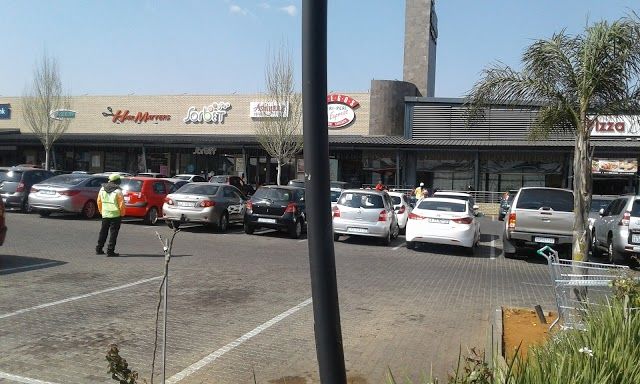 Sunward Park Lifestyle Centre