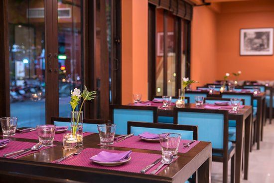 Eat & Drink Restaurant