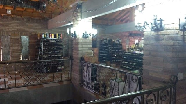 La Charbonnade Chateau Du Vin