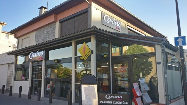 Le Petit Casino De La Roseraie