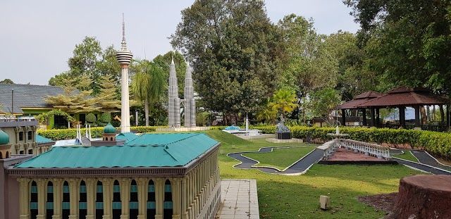 Melaka Crocodile Farm