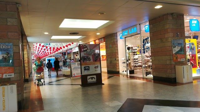 Centroluna Shopping Mall