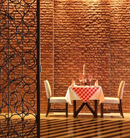 Mezzo's on 2 Restaurant