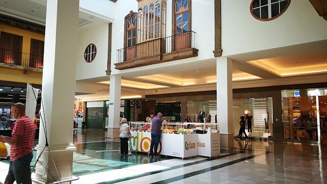 Multicentro Comercial El Trompo