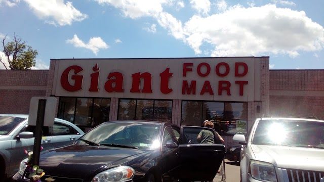Giant Food Mart Bakery & Deli