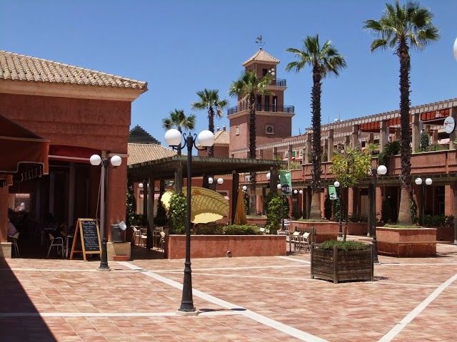 Centro comercial La Hacienda