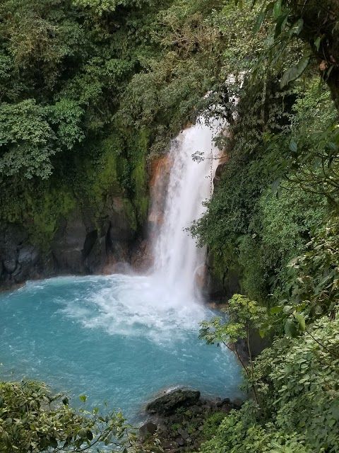 Rio Celeste y Los Tenideros