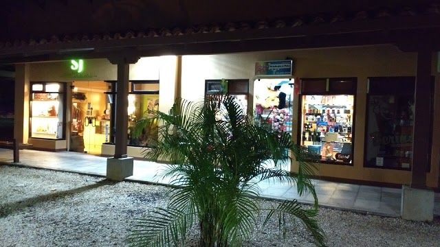 Santa Rosa Plaza Shopping Mall