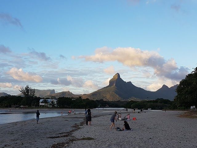 Tamarin Bay Surf School
