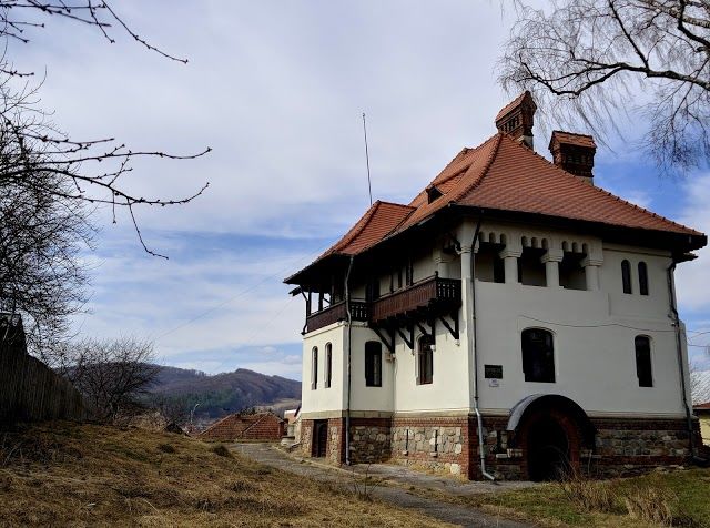Curtea de Arges City Museum. Ethnography and Folk Art Department