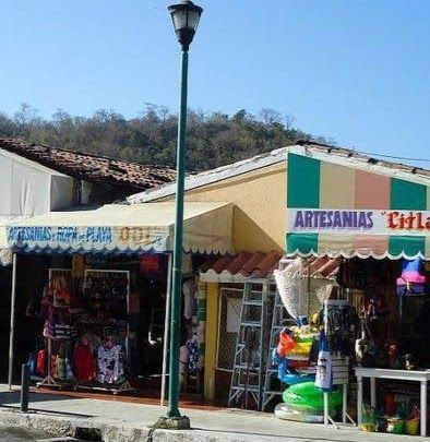 Mercado de Artesanias Ropa y Accesorios Para Playa
