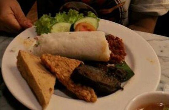 Kafe Betawi Sutos