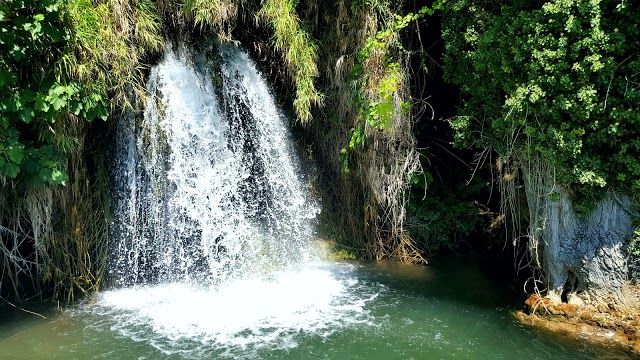 Cascada De La Cueva De Los Vikingos