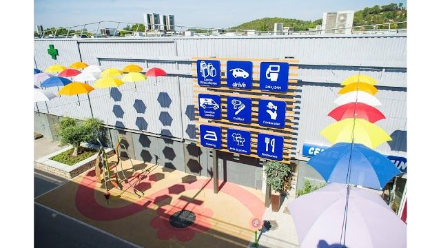 Centre Commercial Carrefour La Pioline