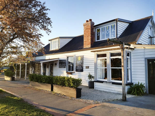Darfield Gift Gallery