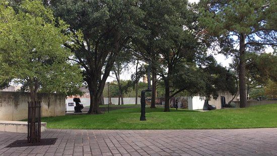 Lillie and Hugh Roy Cullen Sculpture Garden