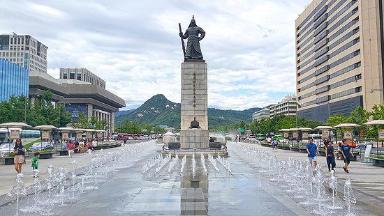 Statue of Admiral Yi Sun-Sin