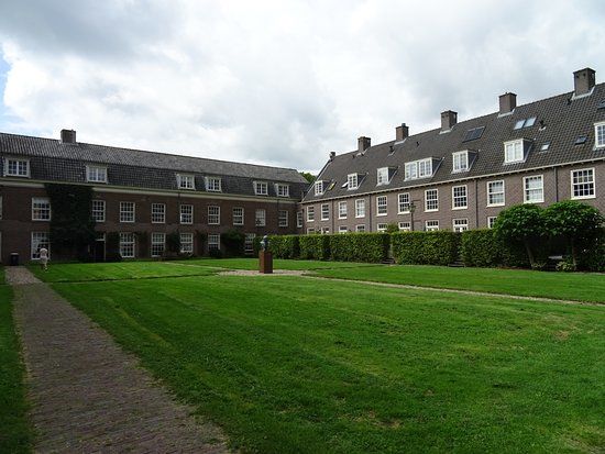 Comenius Mausoleum And Museum