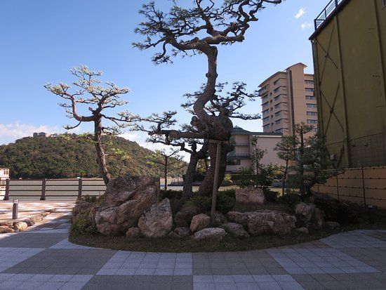 Kanzanji Mommae Hiroba