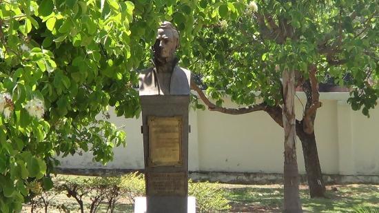 Tumulo do Dr. Peter W. Lund