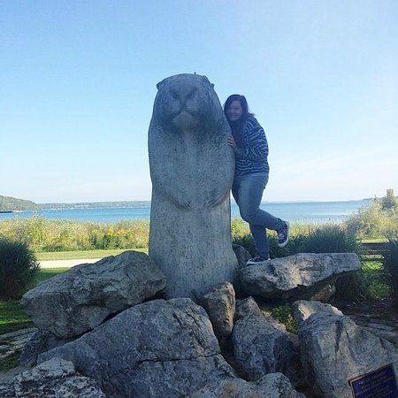 Wiarton Willie Statue