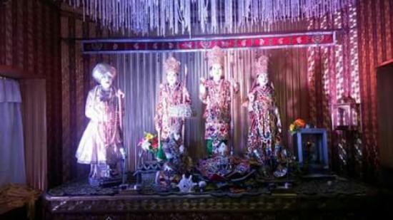 Shri Bhakti Dham Temple