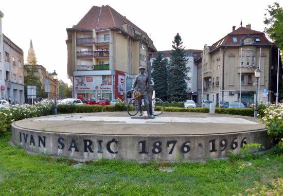 Ivan Sarić Monument