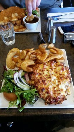 Bunch of Grapes Hotel