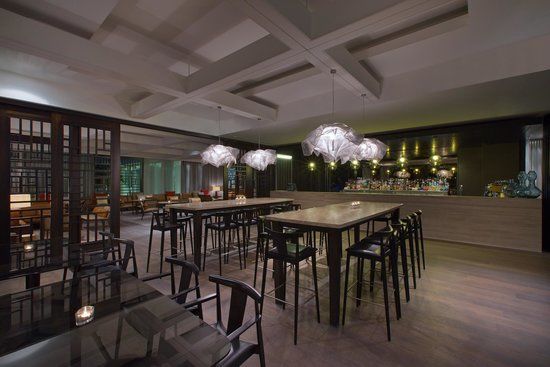 Pearls Bar